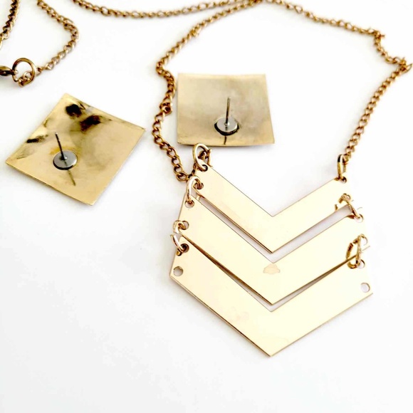 Vintage Gold Tone Chevron Necklace & Earrings Set - Picture 5 of 6